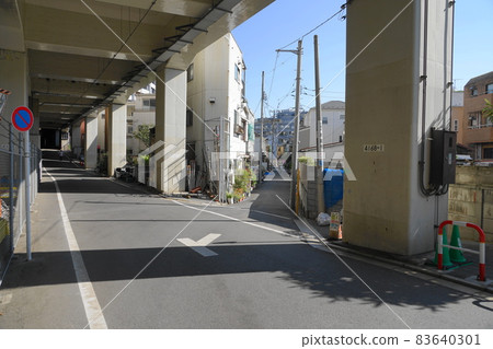 11 月 新宿 251 首都高速新宿線 4 號線，高架下，南本町 83640301