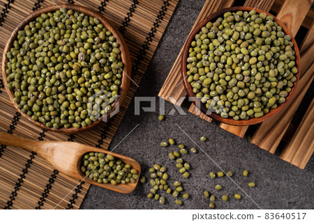 Mung bean mung bean green raw りょくとう green bean 83640517