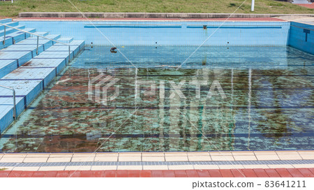 Swimming Pool Empty Dirty Outdoors Swimming Pool Empty Dirty Outdoors 83641211