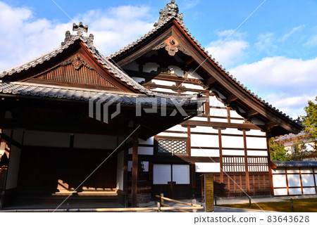 Scenery of Kinkakuji Temple 83643628