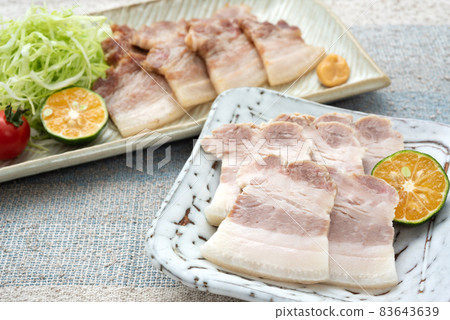 沖繩料理、咸湯車和炒菜 沖繩料理、咸湯車和炒菜 83643639