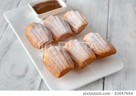 Madeleines - French small sponge cakes Madeleines - French small sponge cakes 83647684