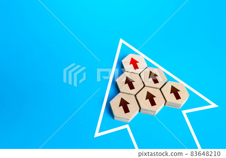 The unidirectional arrows are combined into a large arrow. Organizing into an effective team unit. Combining into organized group. Cooperation teamwork. Consolidation, strengthening. Common interest 83648210