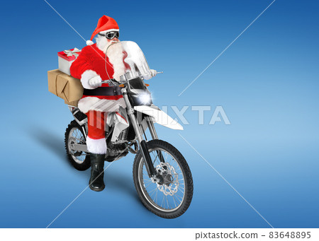 Santa Claus delivering Christmas or New Year presents 83648895