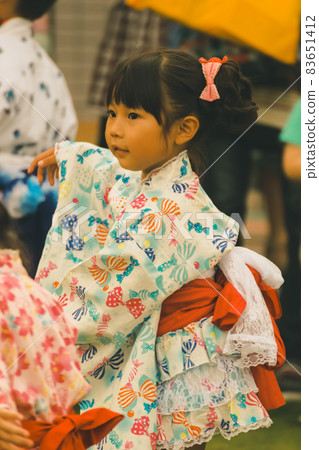 younger, person, girl 83651412