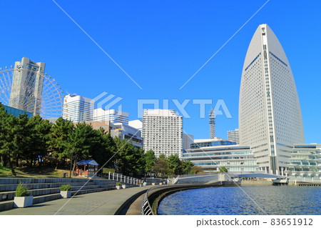 [Kanagawa] Pacifico Yokohama under clear skies (Yokohama Grand Intercontinental Hotel) 83651912