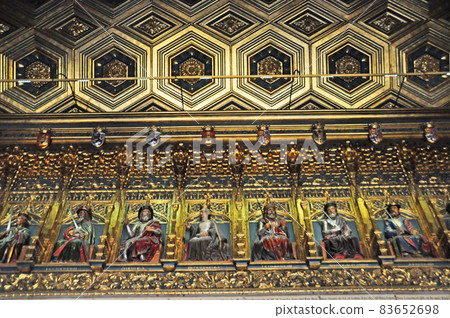 Sculptures of successive kings at the top of the hall of the kings of Alcazar Castle, Segovia, Spain 83652698