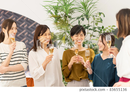Cheers Girls' Association Party Shooting cooperation: WEEK Shibadaimon (Sun Frontier Fudousan) Cheers Girls' Association Party Shooting cooperation: WEEK Shibadaimon (Sun Frontier Fudousan) 83655136