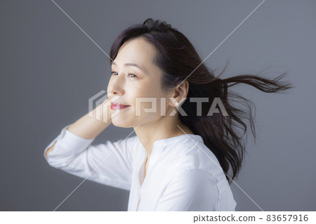 Hair care image middle woman 83657916