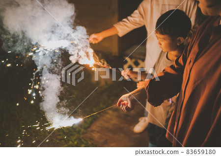 handheld fireworks, child, whelp 83659180