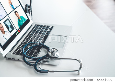 Telemedicine service online video call for doctor to actively chat with patient 83661909