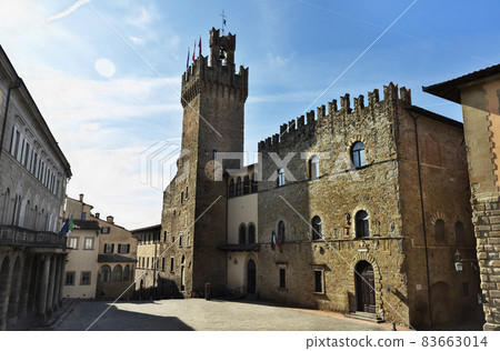 Arezzo ,Italy , Palazzo dei Priori 83663014