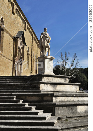 Statue of  Ferdinando I  in Arezzo 83663062