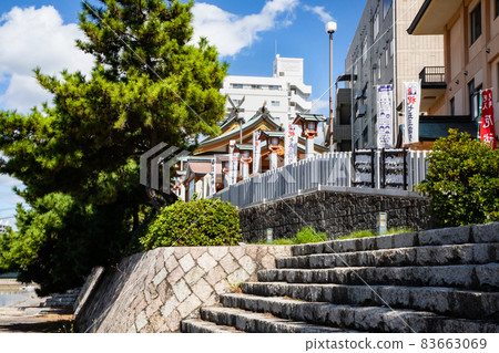 It is the scenery of Sumiyoshi Shrine. It is known as Sumiyoshi-san. -Five It is the scenery of Sumiyoshi Shrine. It is known as Sumiyoshi-san. -Five 83663069