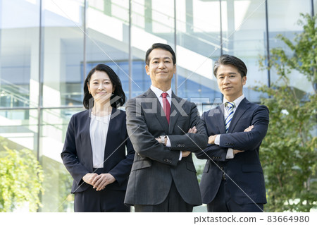 Business person middle-senior generation image shooting cooperation "LINK FOREST" 83664980