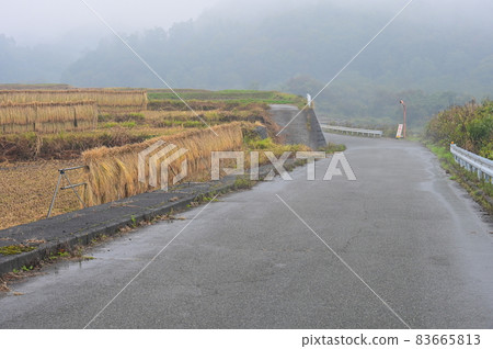 雨路上的包邊縫紉《北斗市》 83665813