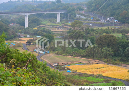龜澤橋的景色《啟市》 83667863