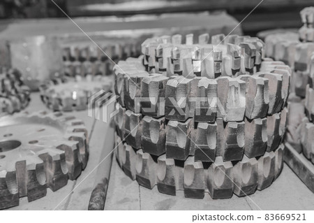 Disc cutters for metal processing, iron equipment for rough milling. Metalworking Disc cutters for metal processing, iron equipment for rough milling. Metalworking 83669521