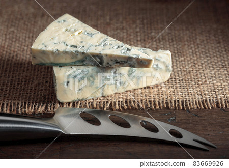 Blue cheese and cheese knife. 83669926