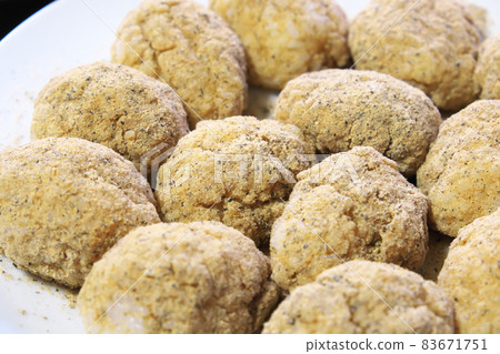 Countryside grandma's handmade rice cake Countryside grandma's handmade rice cake 83671751