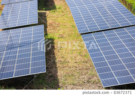 太陽能和太陽能電池板 太陽能和太陽能電池板 83672371