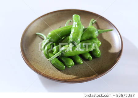 green pepper 83675387