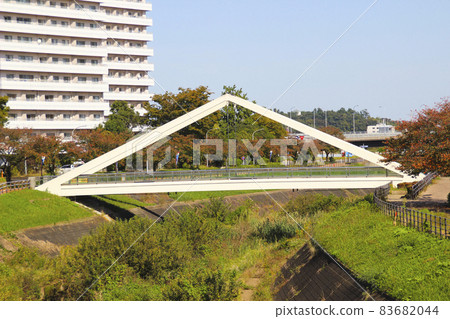 神奈川縣橫濱市港北區新橫濱站前公園 Sankakuhashi / Shin-Yokohama 2-chome 83682044