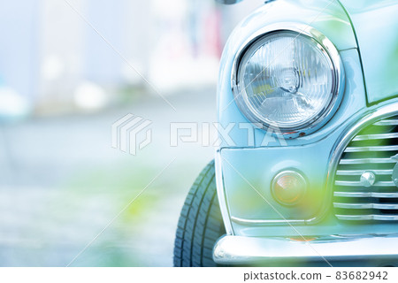 Fashionable cars and cityscape 83682942