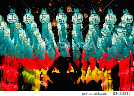 Yee Peng Festival . Paper lanterns decorated on Tha-Phae road ,Chiang Mai. 83683812