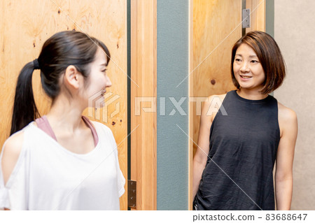 健身房更衣室 健身房更衣室 83688647