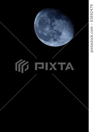 奇怪的月亮 奇怪的月亮 83692479