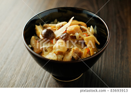 雞肉和牛蒡飯 83693913