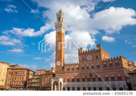 Crowd of people in Piazza del Campo square in Siena Crowd of people in Piazza del Campo square in Siena 83695176