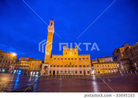 Piazza del Campo in Siena, Italy Piazza del Campo in Siena, Italy 83695183