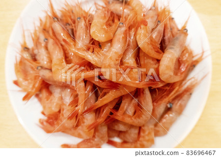 Heaps of sweet shrimp 83696467