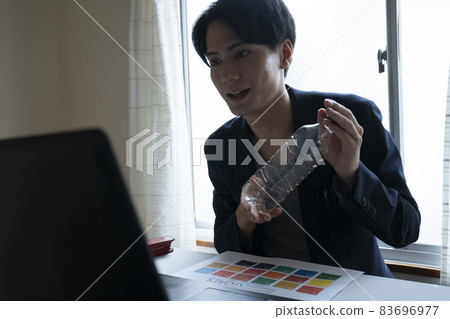 男性介紹可持續發展目標 男性介紹可持續發展目標 83696977