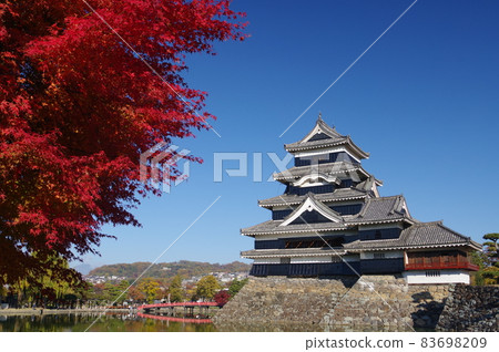 信州松本國寶 秋葉與松本城 保留了建造時現存城堡外觀的天守閣 信州松本國寶 秋葉與松本城 保留了建造時現存城堡外觀的天守閣 83698209