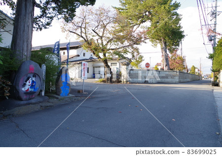 Shinshu Matsumoto's cultural property, Shimadachi district's twin-body Dosojin, Takato Masonry, statue of Yoshiya Fujimori, north side of the former Senkoku Kaido 83699025