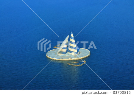 [Kanagawa Prefecture] Wind Tower seen from the sky (Kawasaki Artificial Island) 83700815