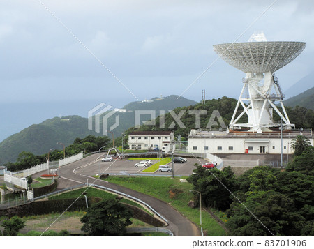 從 JAXA 內之浦航天中心衛星高卡天文台看到的遙測中心和 34m 拋物面天線 從 JAXA 內之浦航天中心衛星高卡天文台看到的遙測中心和 34m 拋物面天線 83701906
