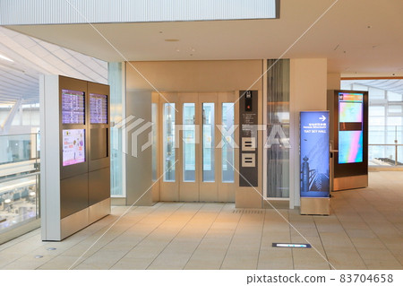 Scenery of Haneda Airport International Terminal 3 under corona regulation (inside the immigration checkpoint) 83704658