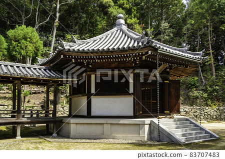 岡山縣倉敷市湯加山連台寺禮堂 83707483