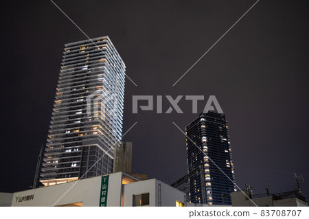 EOS RP. Hiroshima Station Night, White Building Black Building. EOS RP. Hiroshima Station Night, White Building Black Building. 83708707