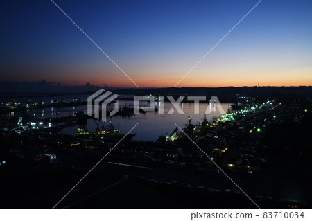 Morning of the harbor Morning of the harbor 83710034