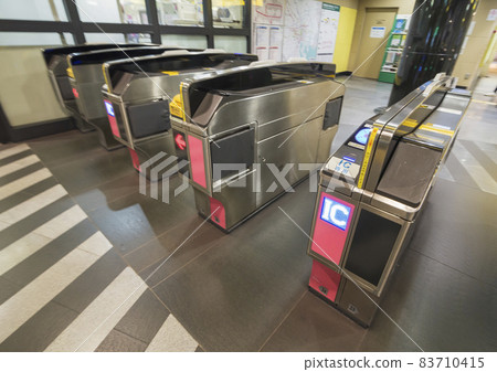 都營大江戶線大江戶線新宿檢票口站月台檢票口自動檢票口 83710415