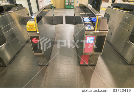 都營大江戶線大江戶線新宿檢票口站月台檢票口自動檢票口 83710419