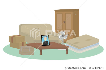 Relics and disused items such as furniture and home appliances 83710979