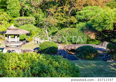 神戶須磨離宮公園燈籠和一點秋色 83711547