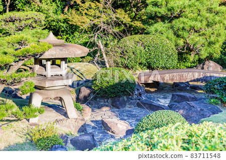 Kobe Suma Rikyu Park lanterns and a little autumnal scenery 83711548