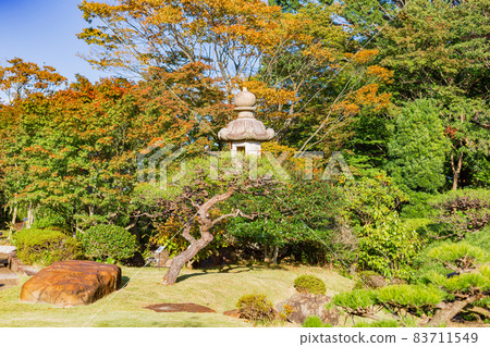 神戶須磨離宮公園燈籠和一點秋色 83711549